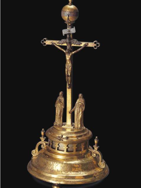 Fine and rare gilt bronze hour-striking crucifix table clock. Germany, circa 1640. — Antique Clocks Price Guide