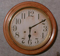 INGRAHAM GALLERY CLOCK "MILFORD" OAK CASE WITH ORIGINAL PAPER ARABIC DIAL. CIRCA 1900-1910. — Antique Clocks Price Guide