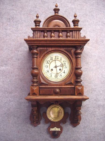 Oak Cased German Berliner Style Wall Clock. Circa 1900-1910. — Antique Clocks Price Guide