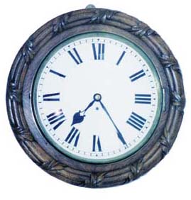 English fusee gallery. Oak case, carved leaves and vines as a border. — Antique Clocks Price Guide
