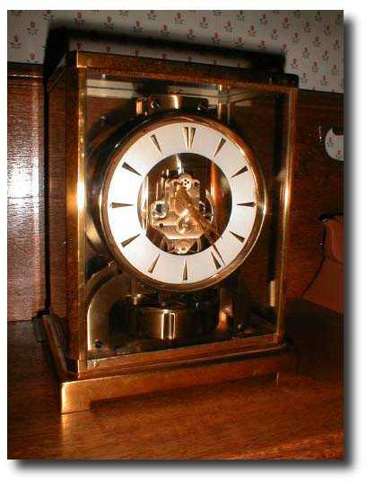Atmospheric-Never-Wind Shelf Clock — Antique Clocks Price Guide