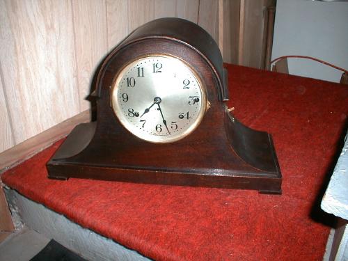Quarter-chiming mantel clock with Westminster melody. — Antique Clocks Price Guide