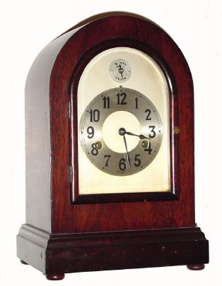 C.1910 Hamburg American Clock Co., 8-day 3/4 Westminster chime mahogany mantel clock (chime on quarters and strike only on the hour). — Antique Clocks Price Guide