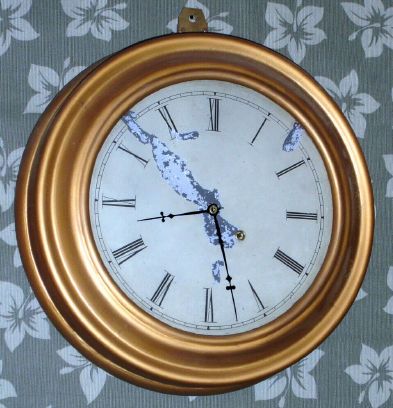 Brewster and Ingrahams (?), 8-day gallery timepiece, typical glued segment, turned wooden bezel, and metal dial. C. 1845. — Antique Clocks Price Guide