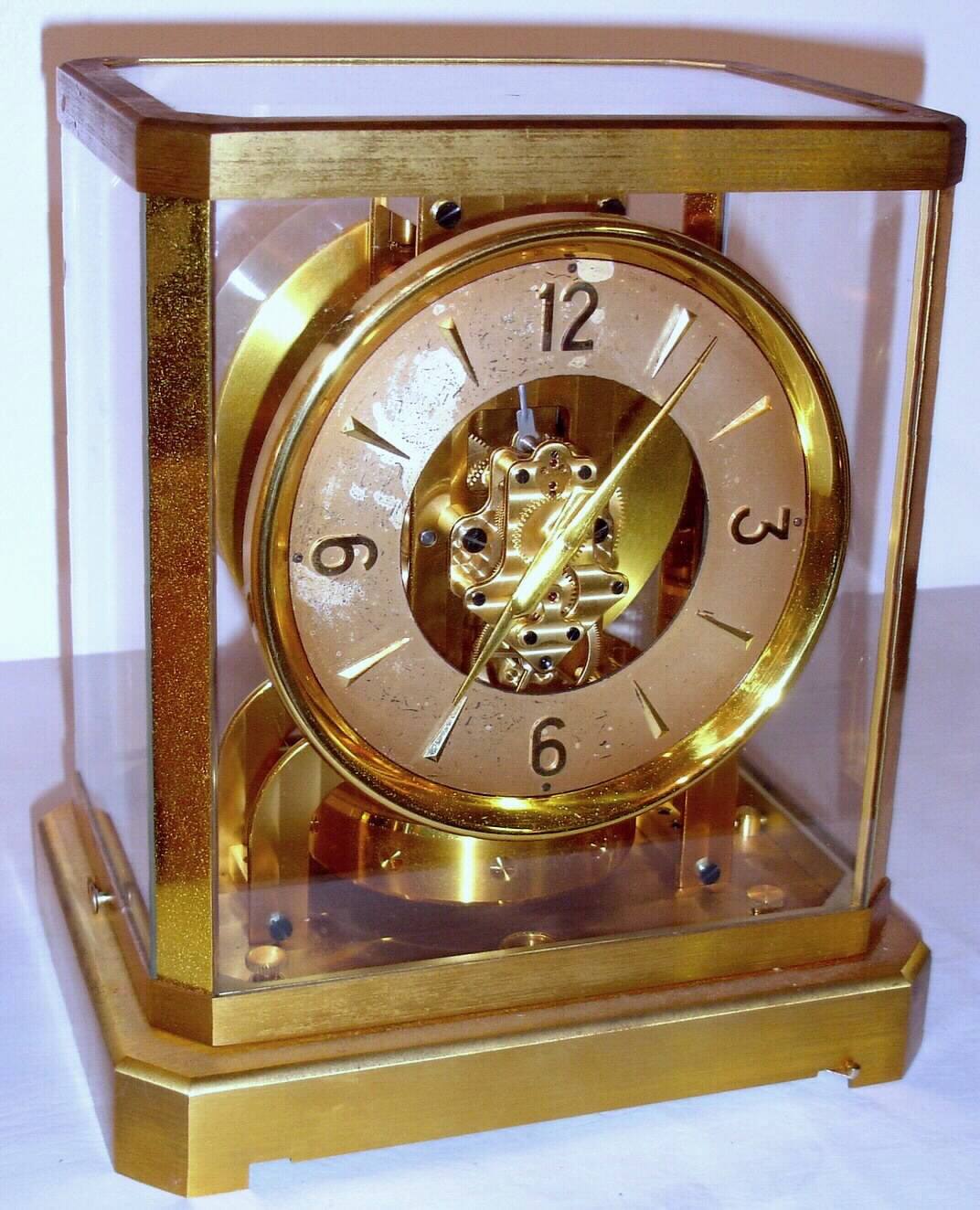 LeCoultre Atmos No. 51413 gold plated mantel clock, mid 20th century — Antique Clocks Price Guide