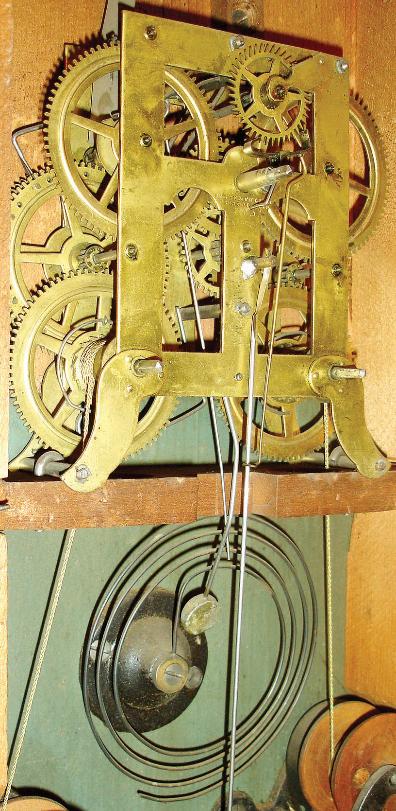 John Birge, Bristol, CT 8 days, time and strike, fusee spring driven OG shelf clock in rosewood case, c1848. — Antique Clocks Price Guide