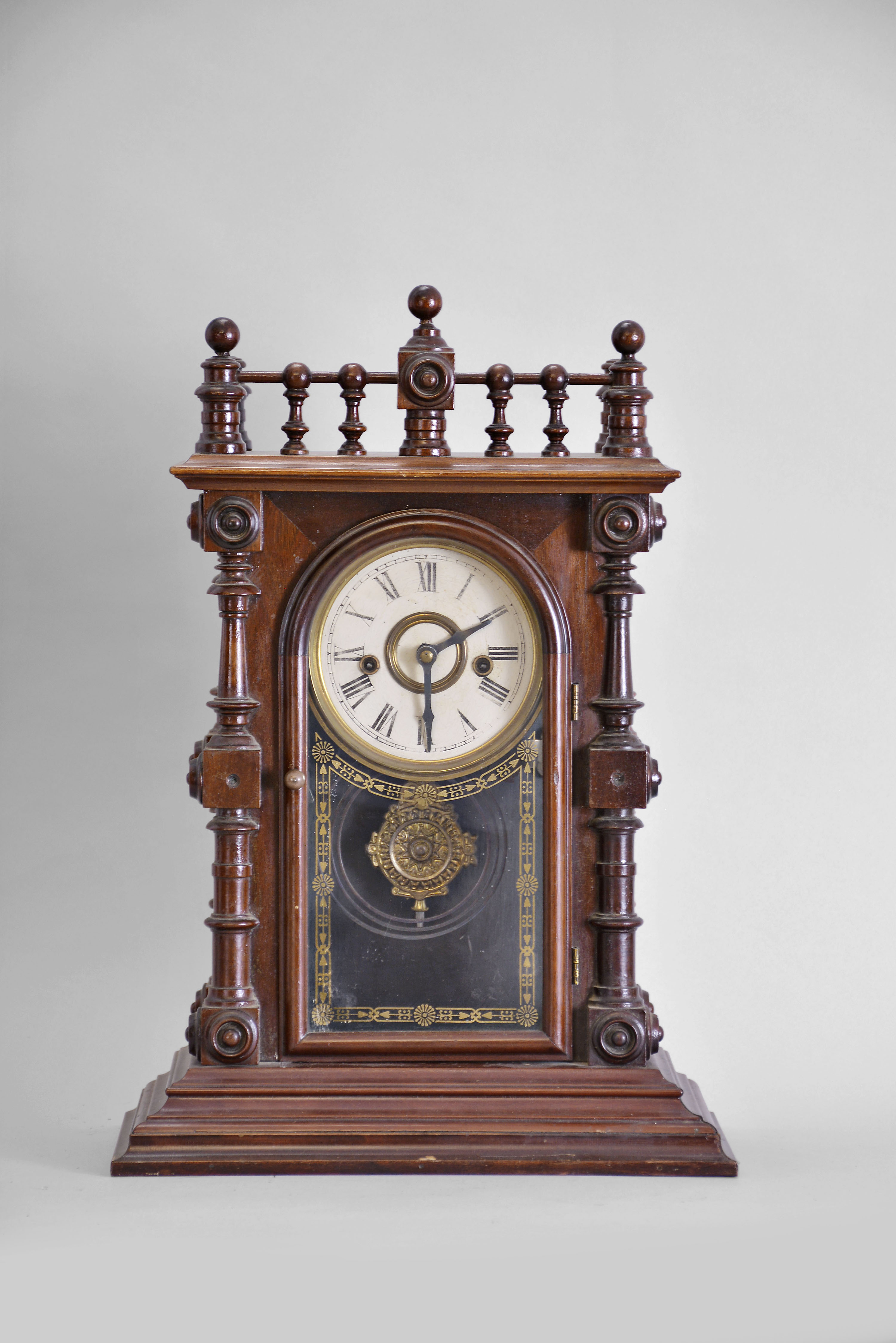 Welch, Spring &amp; Co., Forestville, Conn., "Gerster V.P.", 8 day, time and strike spring brass movement shelf clock. — Antique Clocks Price Guide