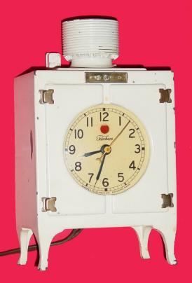 C.1935, Warren Telechron Co., Ashland, Mass, REFRIGERATOR, electric kitchen clock, 110v. — Antique Clocks Price Guide