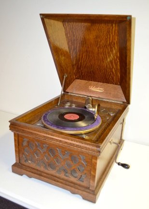 Oak Silvertone Phonograph Player — Antique Clocks Price Guide